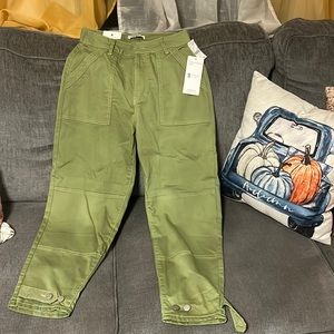 Color sage trousers
